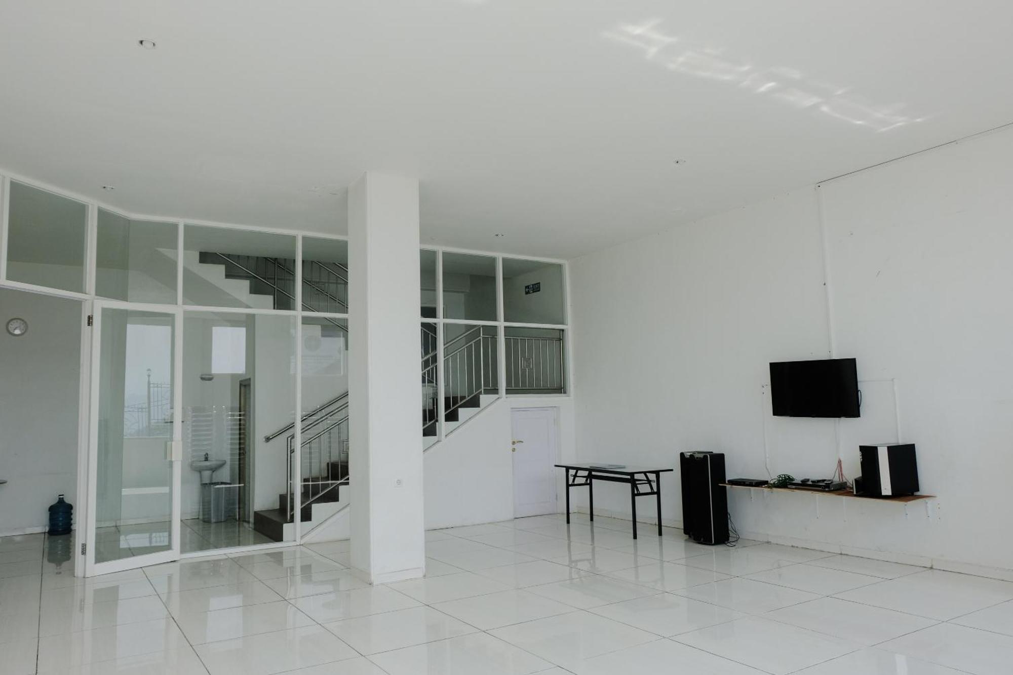 Oyo 1194 Villa Bukit Panderman Residence Batu  Exterior photo